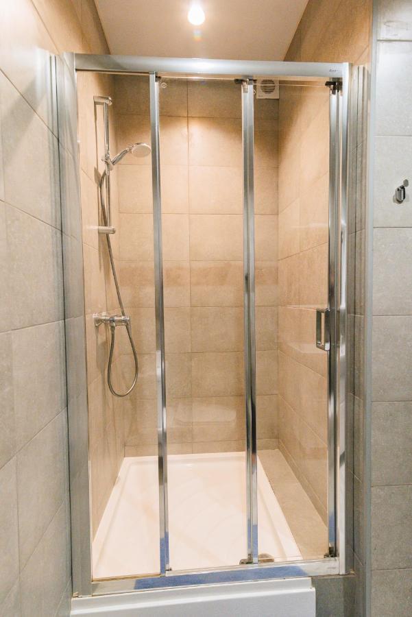 Royal Tower Luxurious Smart Residence เคียฟ ภายนอก รูปภาพ